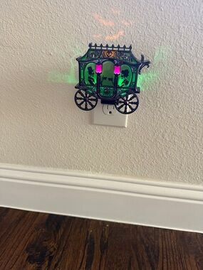 Bath & Body Works Haunted Carriage Plug-In Nightlight in Green and Purple